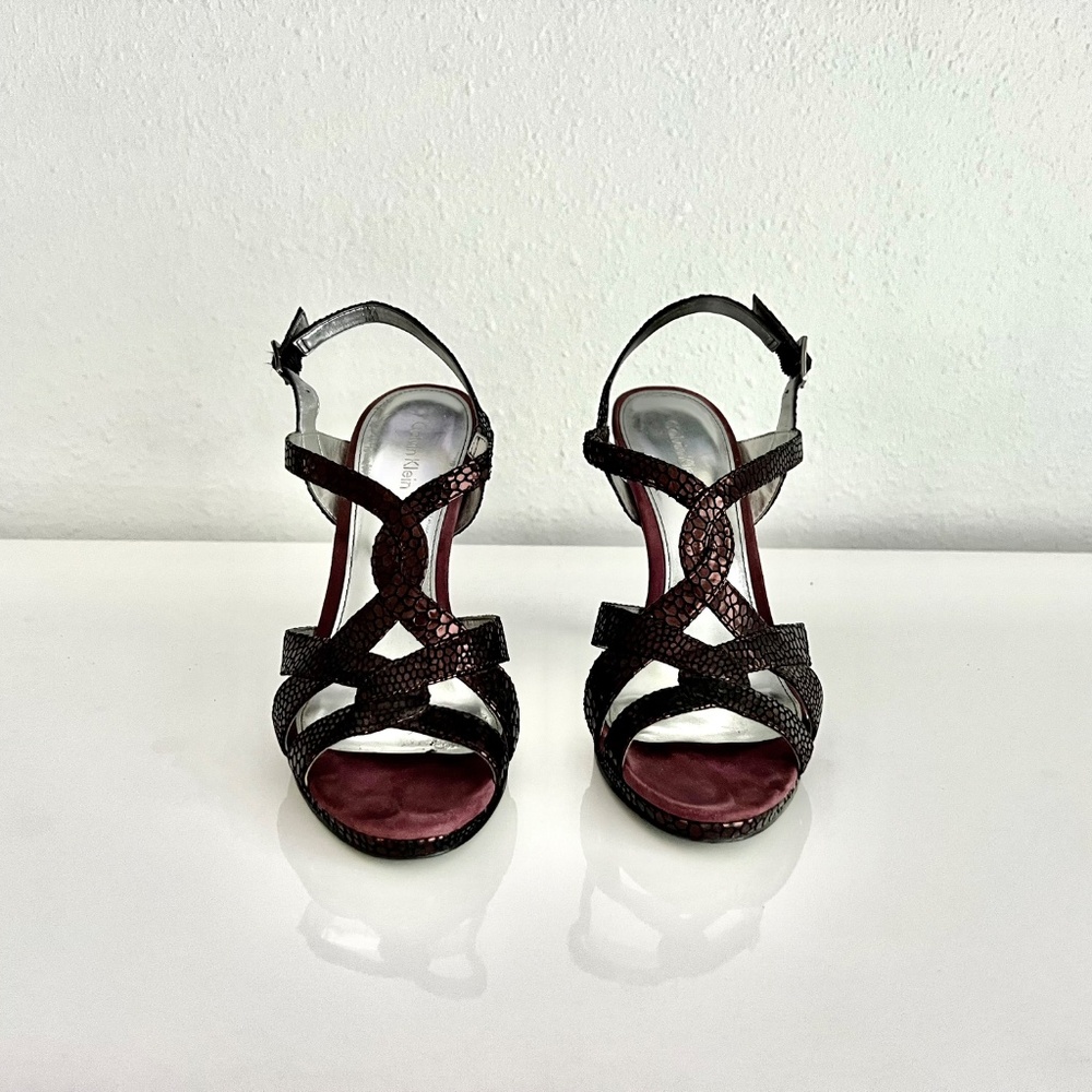 Calvin Klein 5" burgundy lizard sandals size 7 1/2